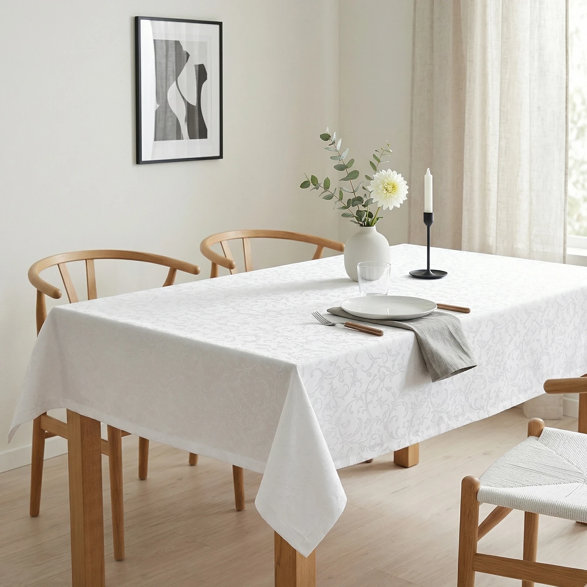 Elegancki Biały Obrus Plamoodporny – Klasyczny Wzór Akan