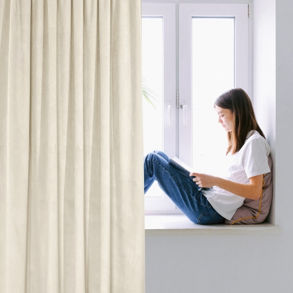 Zasłona welurowa na taśmie marszczącej Sara 101 kremowy,