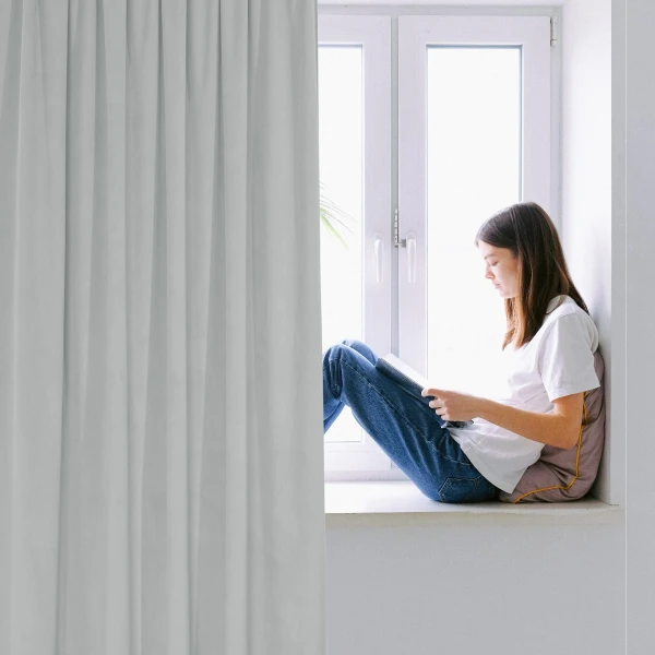 Zasłona welurowa na taśmie marszczącej Sara 116 jasny sza