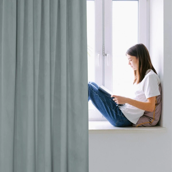 Zasłona welurowa na taśmie marszczącej Sara 117 szary, sz