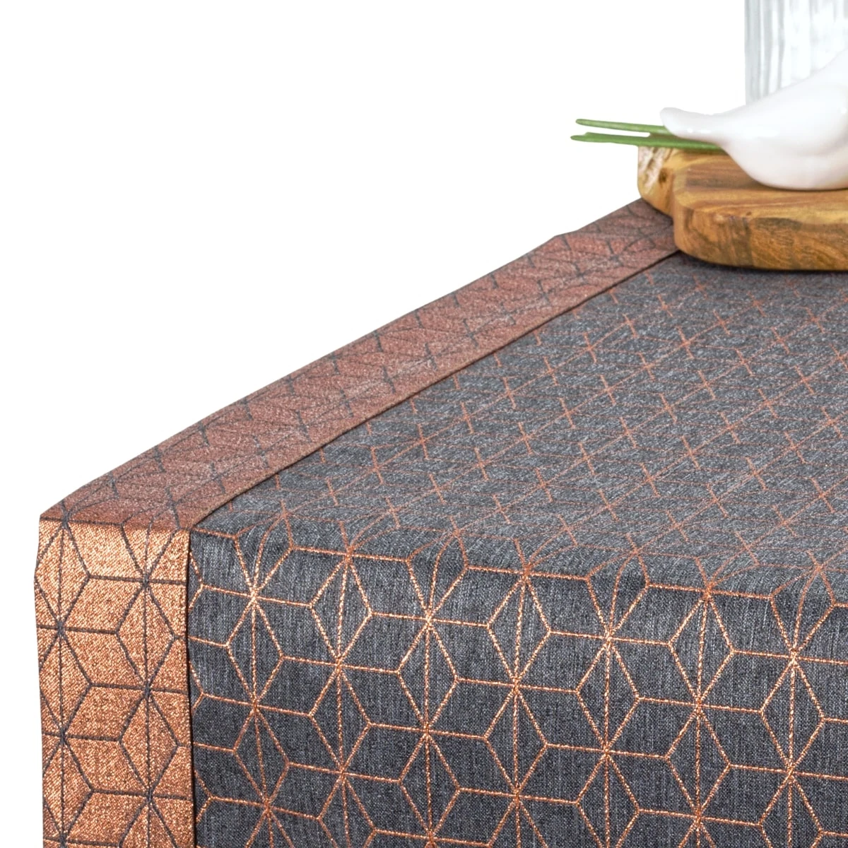 Elegancki Bieżnik Ciemnoszary z Miedzianą Nitką – Szero