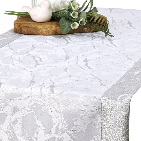 Srebrny Bieżnik Plamoodporny z Metalizowaną Nitką – Mar