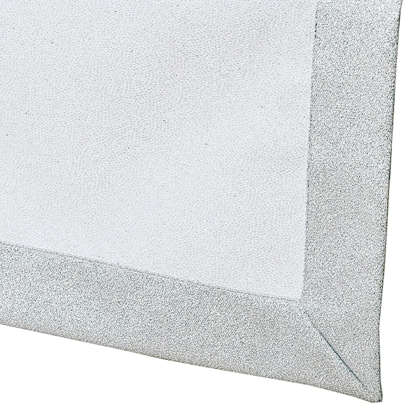 Srebrno-Biały Bieżnik Plamoodporny z Metalizowaną Nitką 