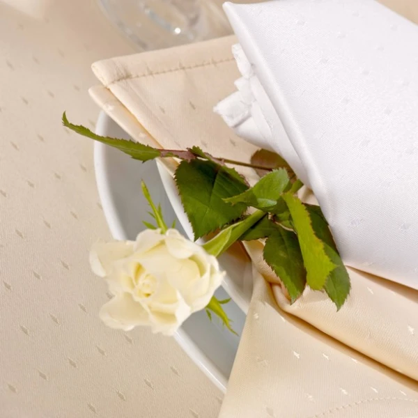 Obrusy, Bieżniki i Serwety Plamoodporne Na Wymiar - Diamenc